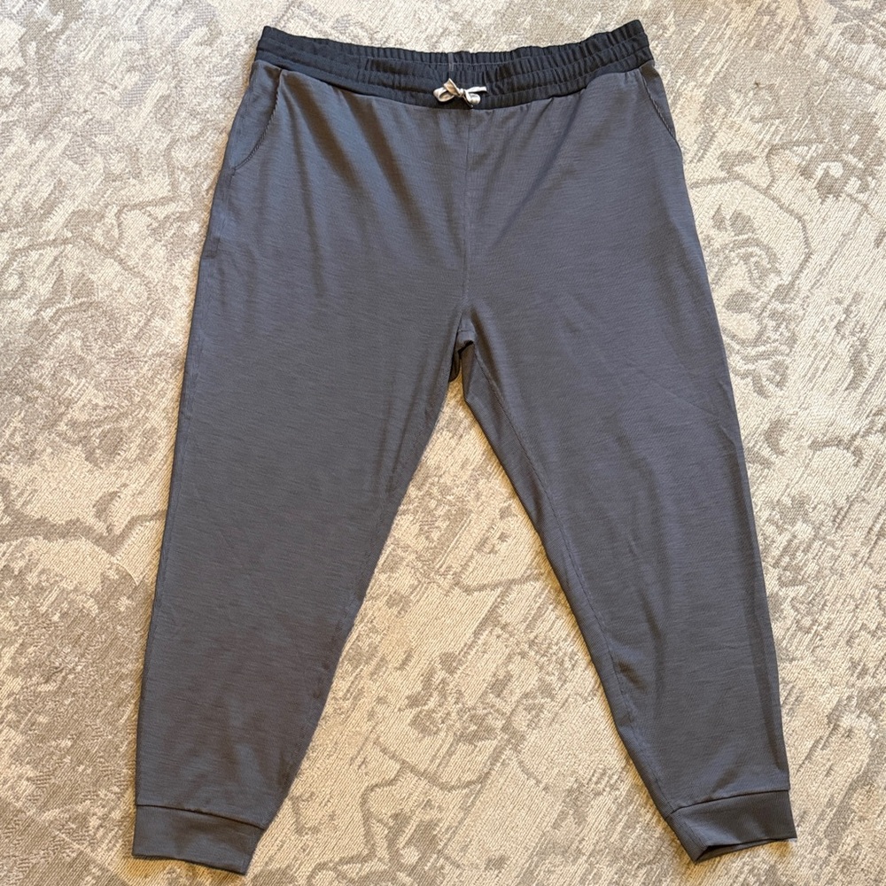 Vuori Slate Gray ribbed Joggers